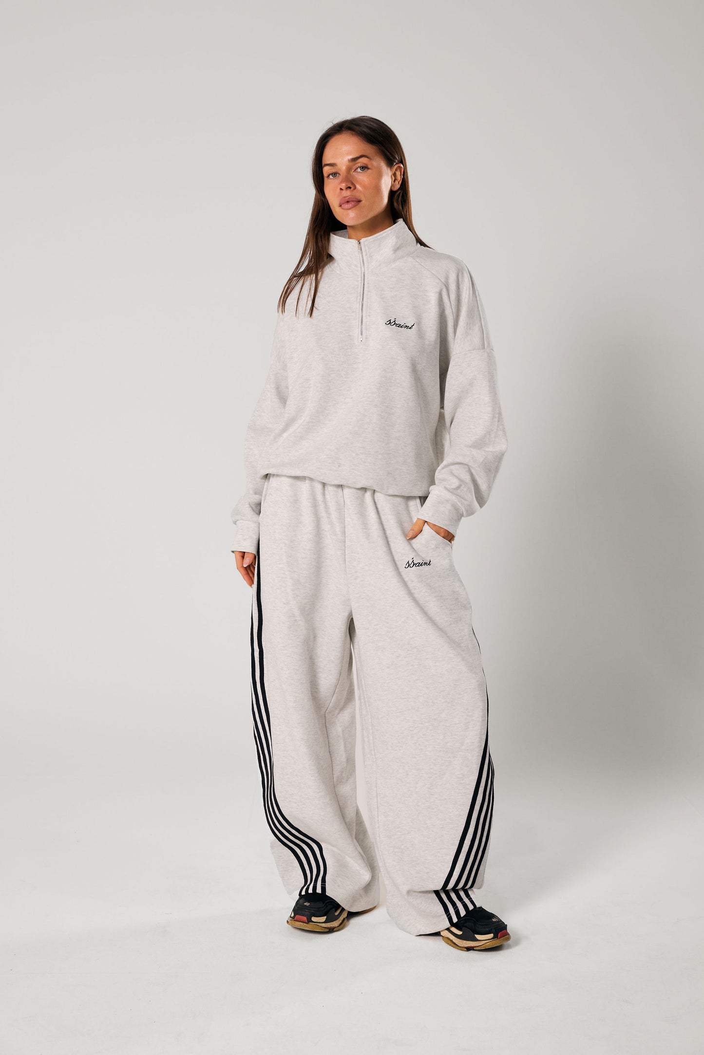 SŚAINT BARREL PANTS- Grey