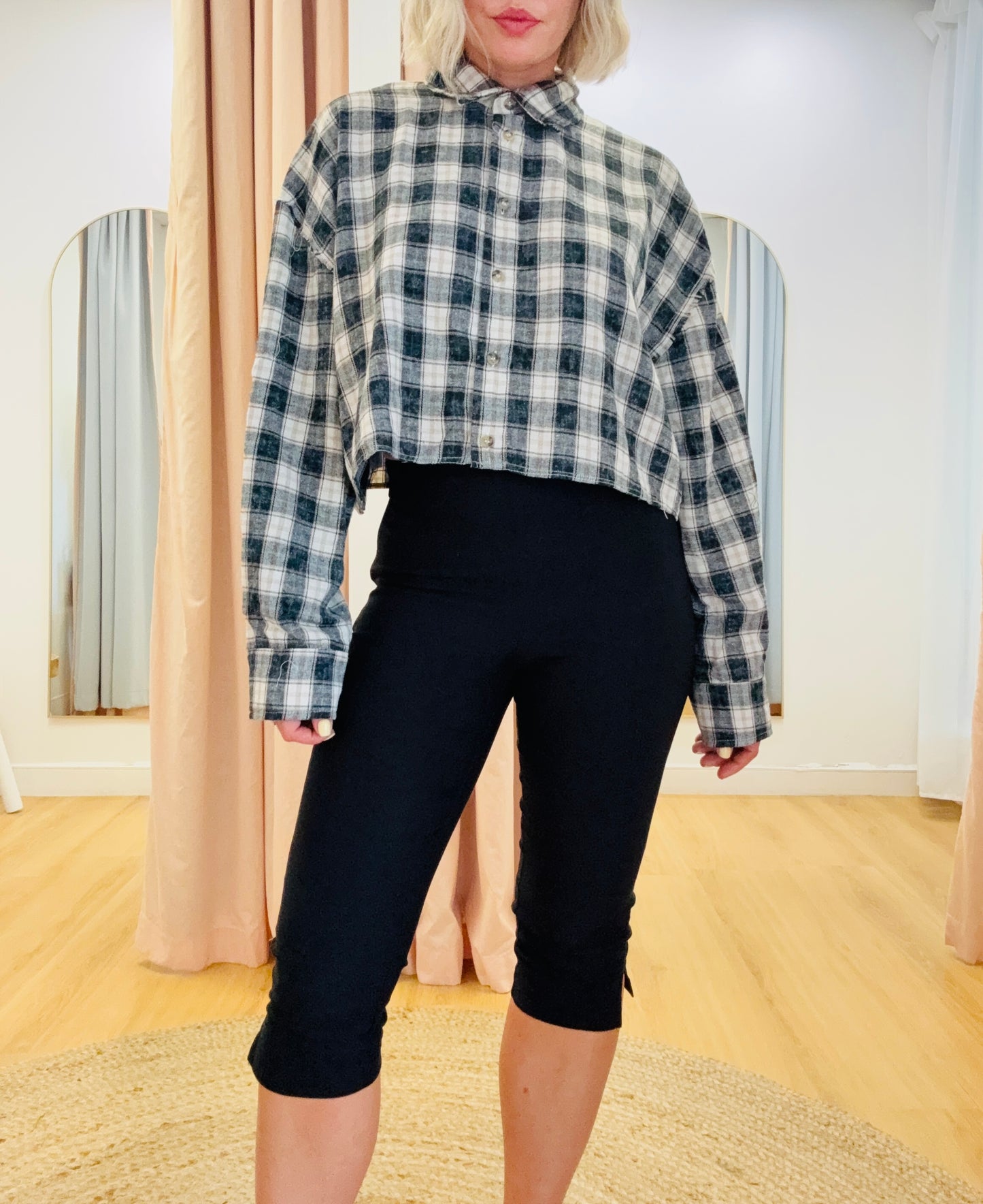Heidi Capri Pants- Black