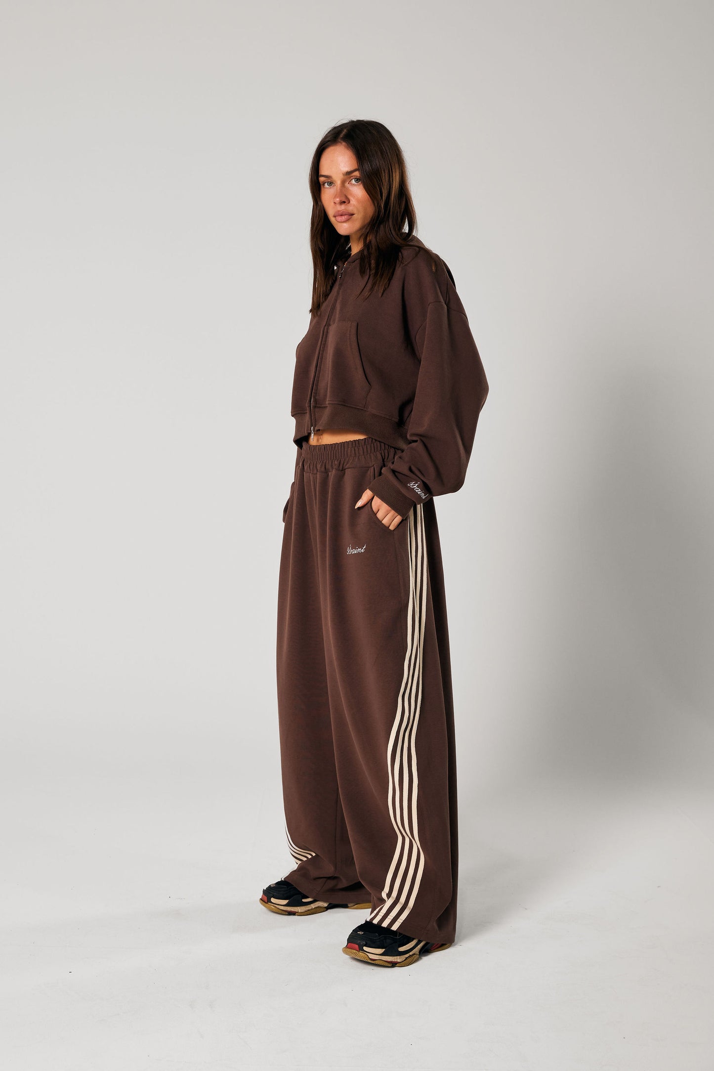 SŚAINT BARREL PANTS-Brown