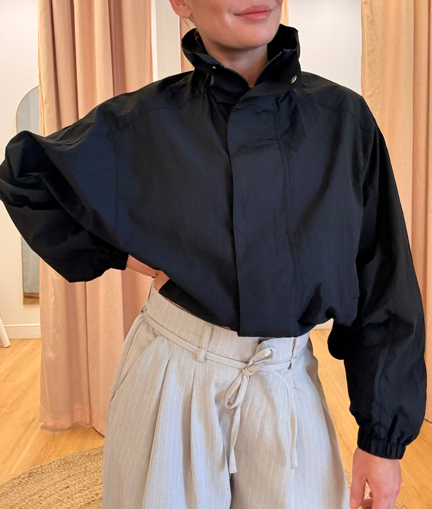 BOWIE Funnel Neck Windbreaker- Black