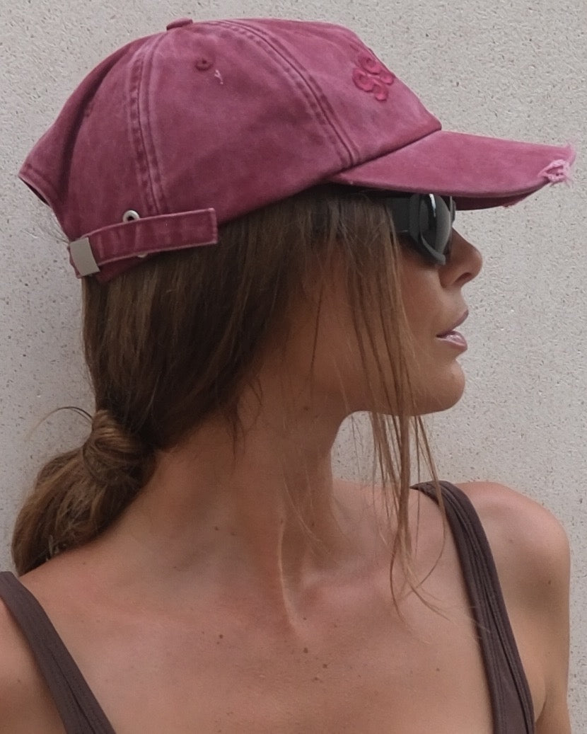 SŚAINT- SŚAINT LOGO CAP - CHERRY