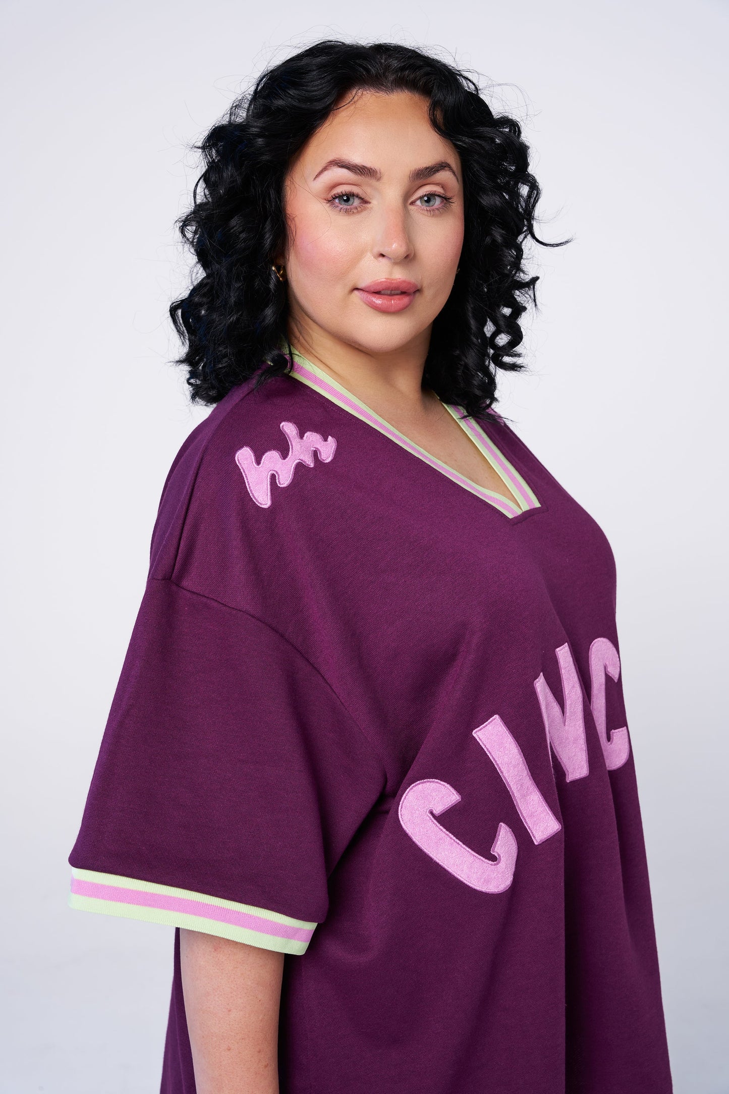 HIBISCUS HOTEL- CIN CIN TEE