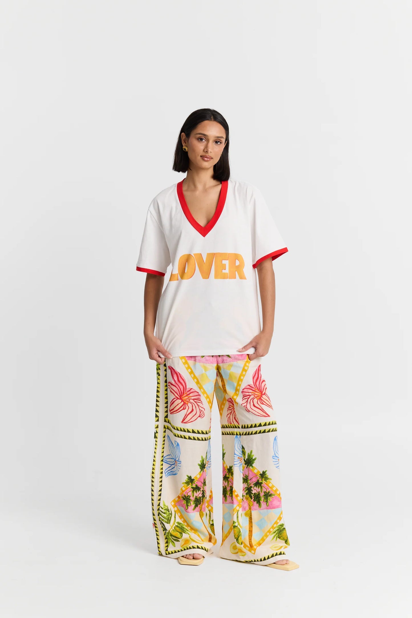 MAKU- LOVER V-NECK TEE