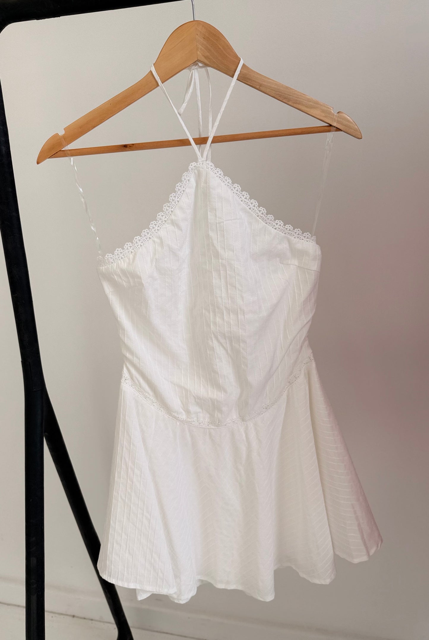 LULU HALTER DRESS- WHITE