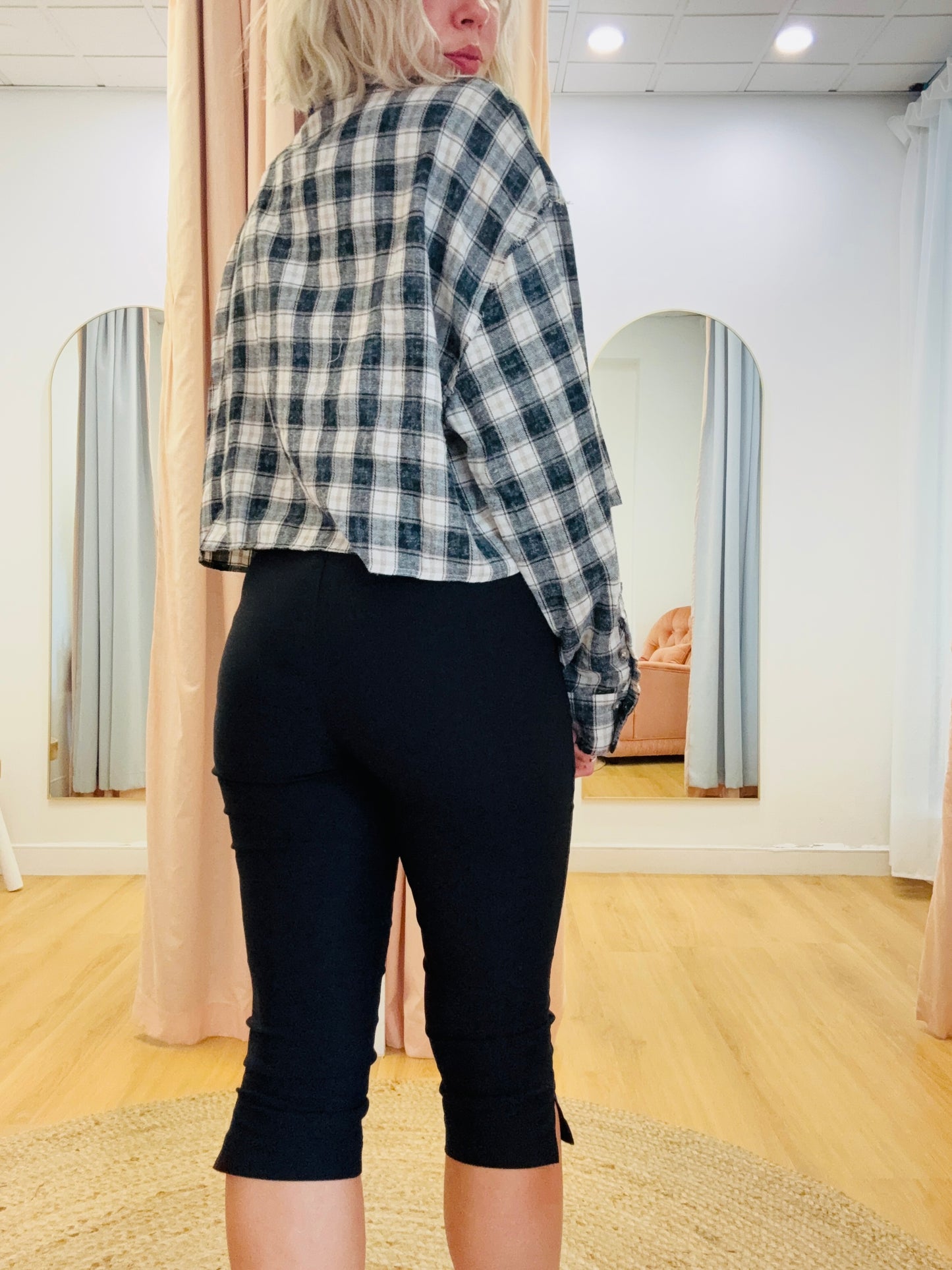 Heidi Capri Pants- Black