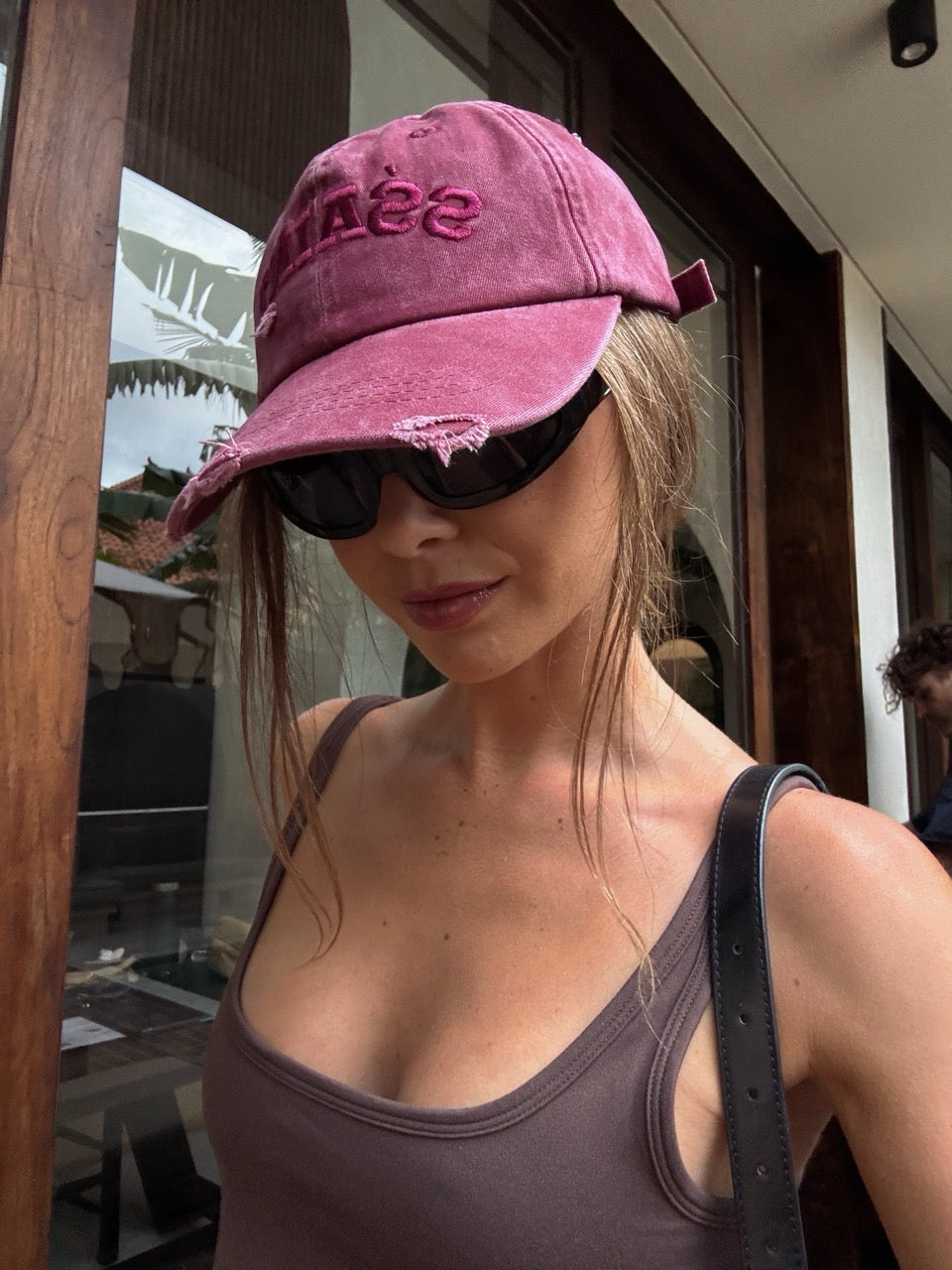 SŚAINT- SŚAINT LOGO CAP - CHERRY