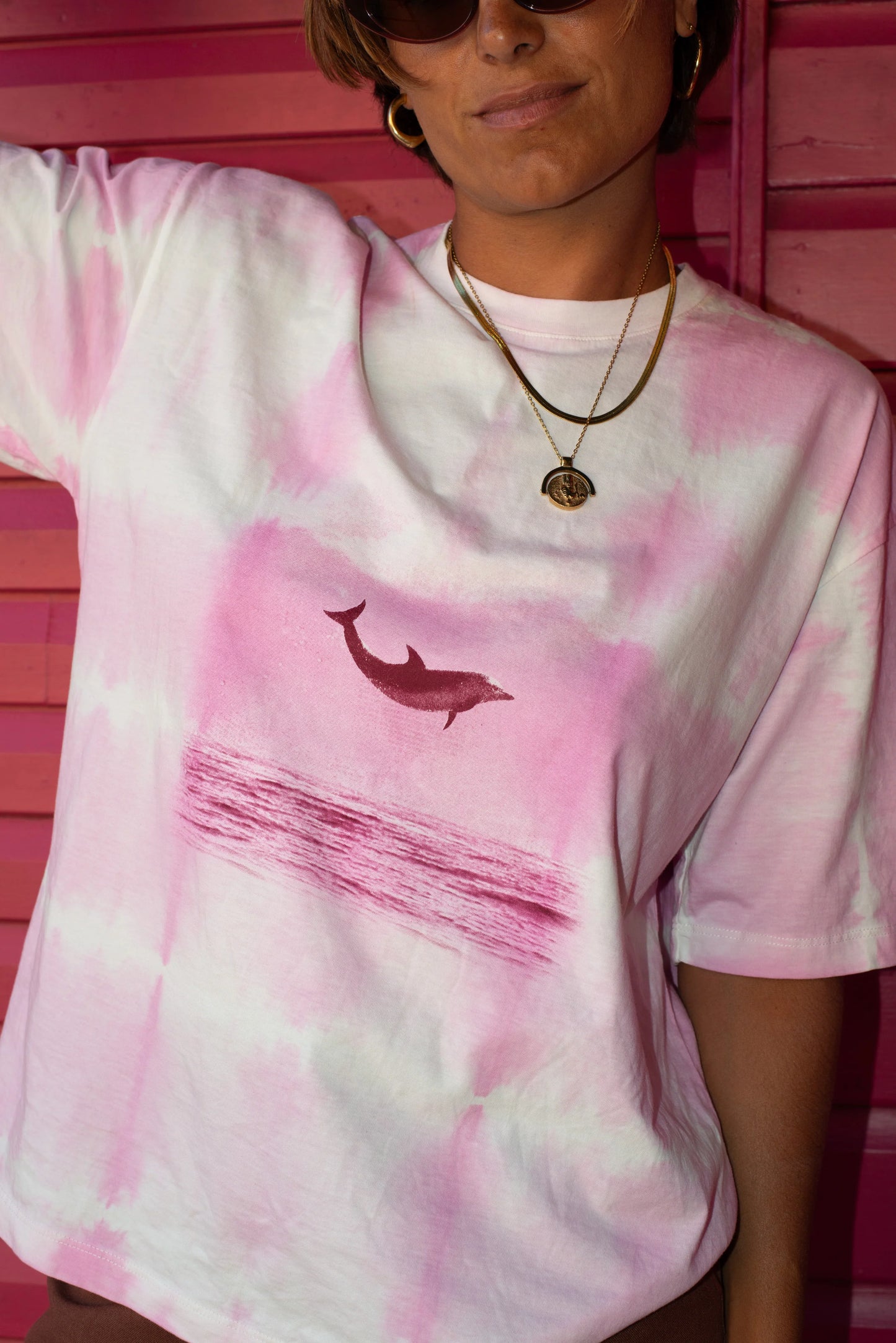 PATCHS STUDIO-
PINK DOLPHIN TEE