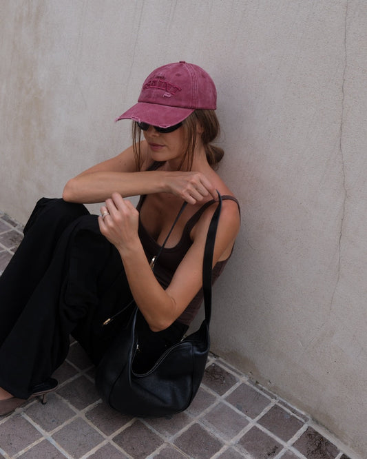 SŚAINT- SŚAINT LOGO CAP - CHERRY