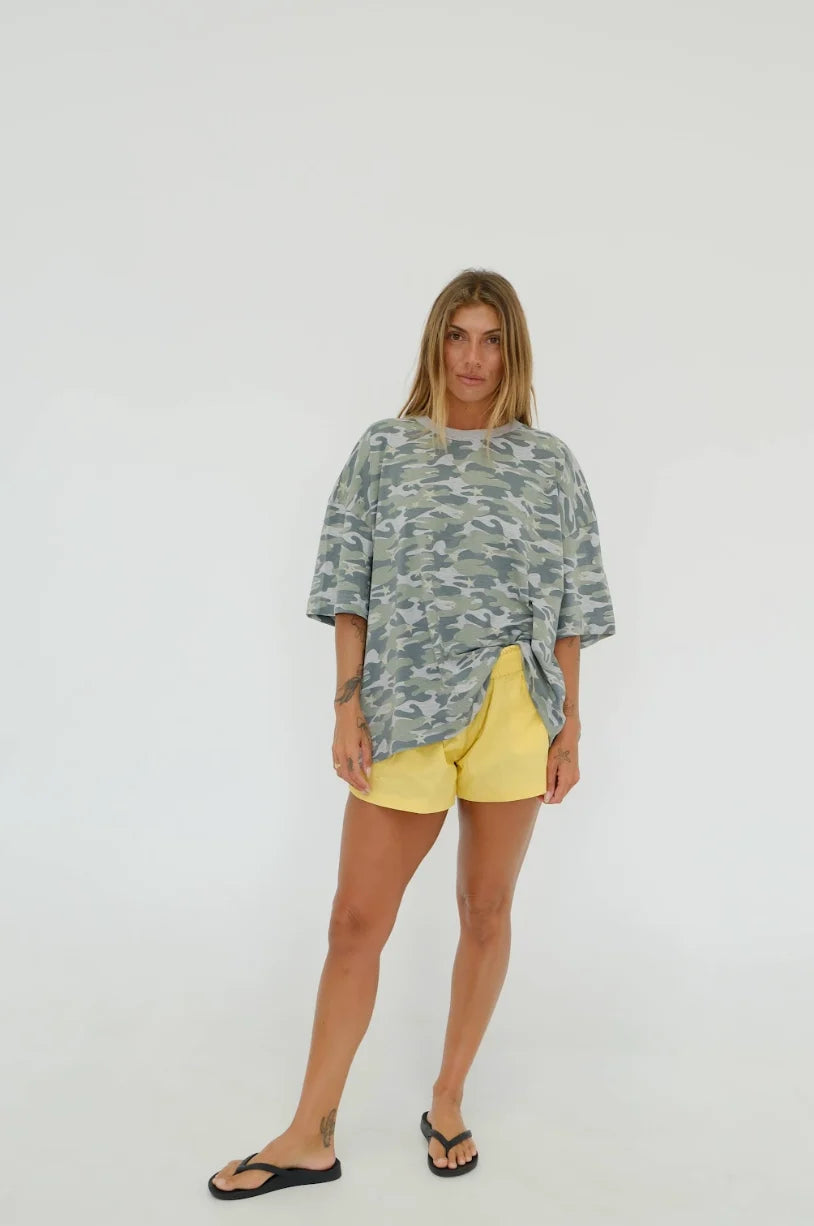 BY BILLIE/ OVERSIZED TEE - CAMO STAR