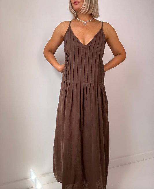 Alice pleated Maxi- chocolate