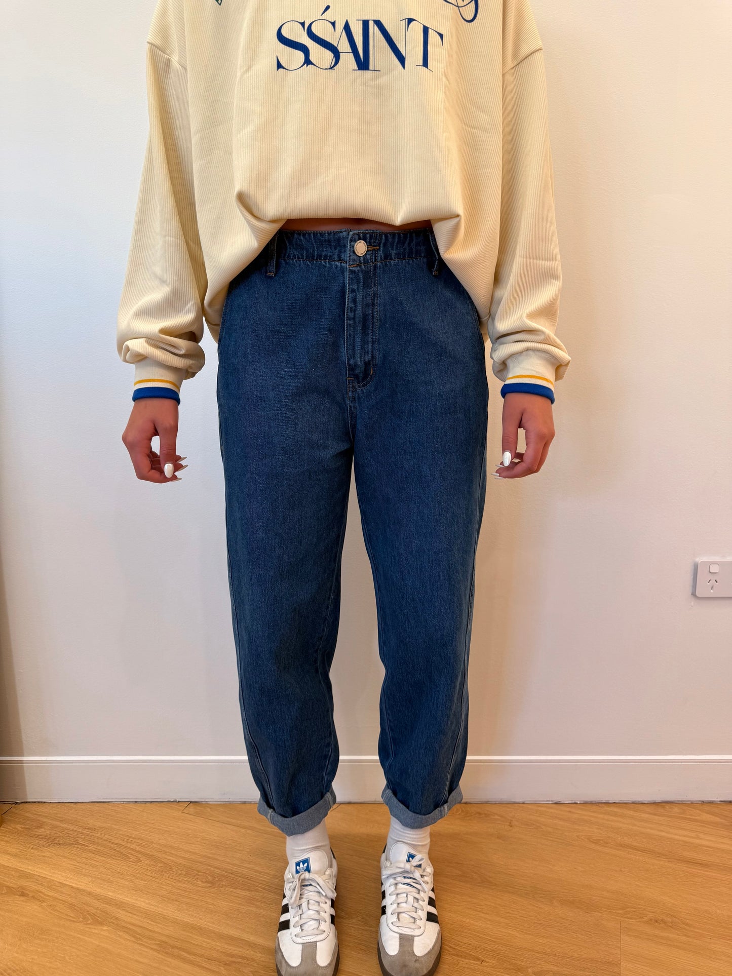 Cropped barrel denim