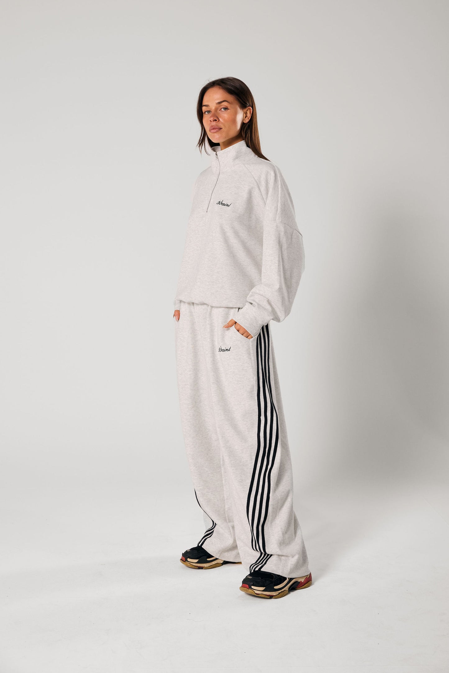 SŚAINT BARREL PANTS- Grey