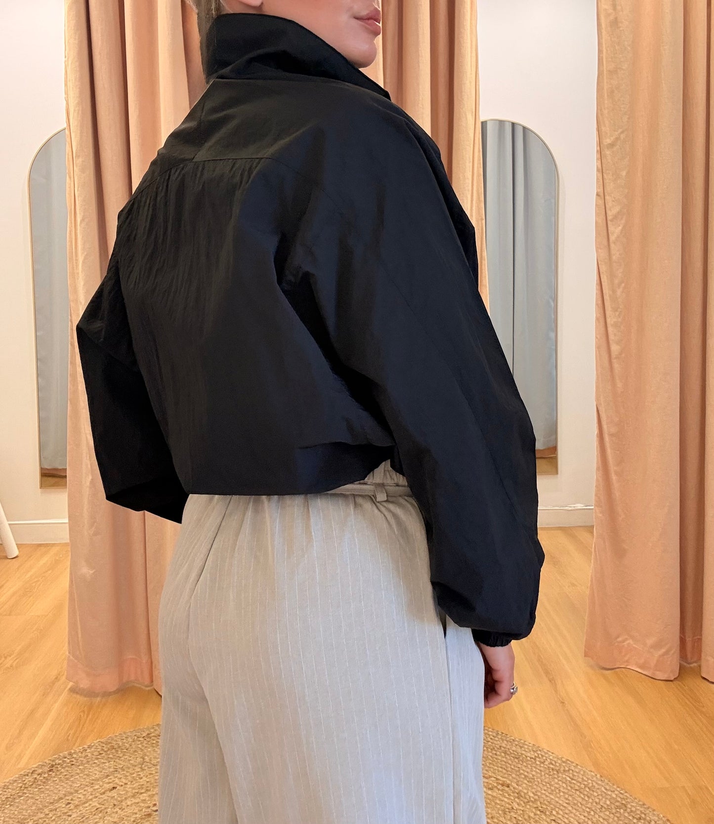 BOWIE Funnel Neck Windbreaker- Black