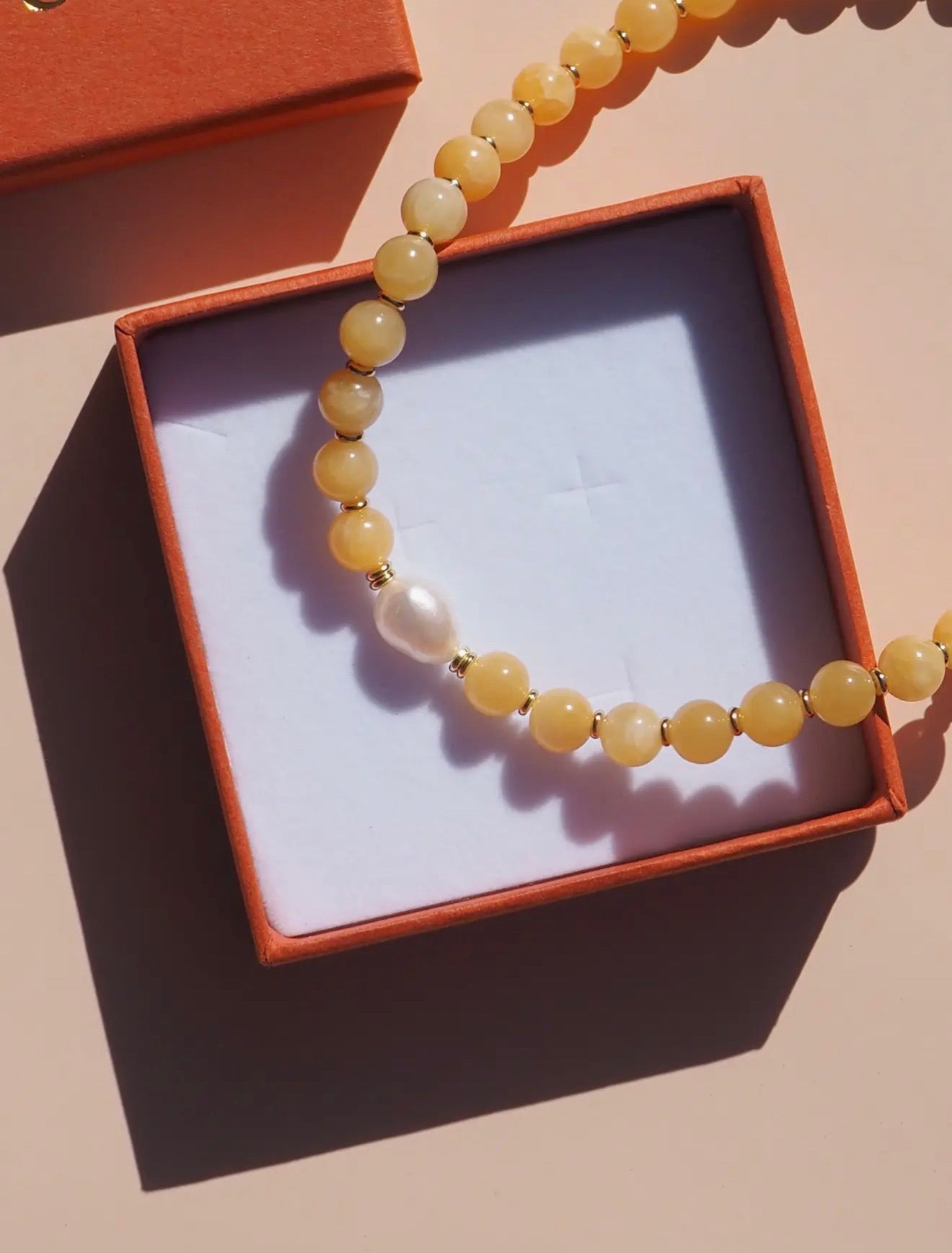 Freshwater Pearl Lemon Yellow
Beaded Necklace