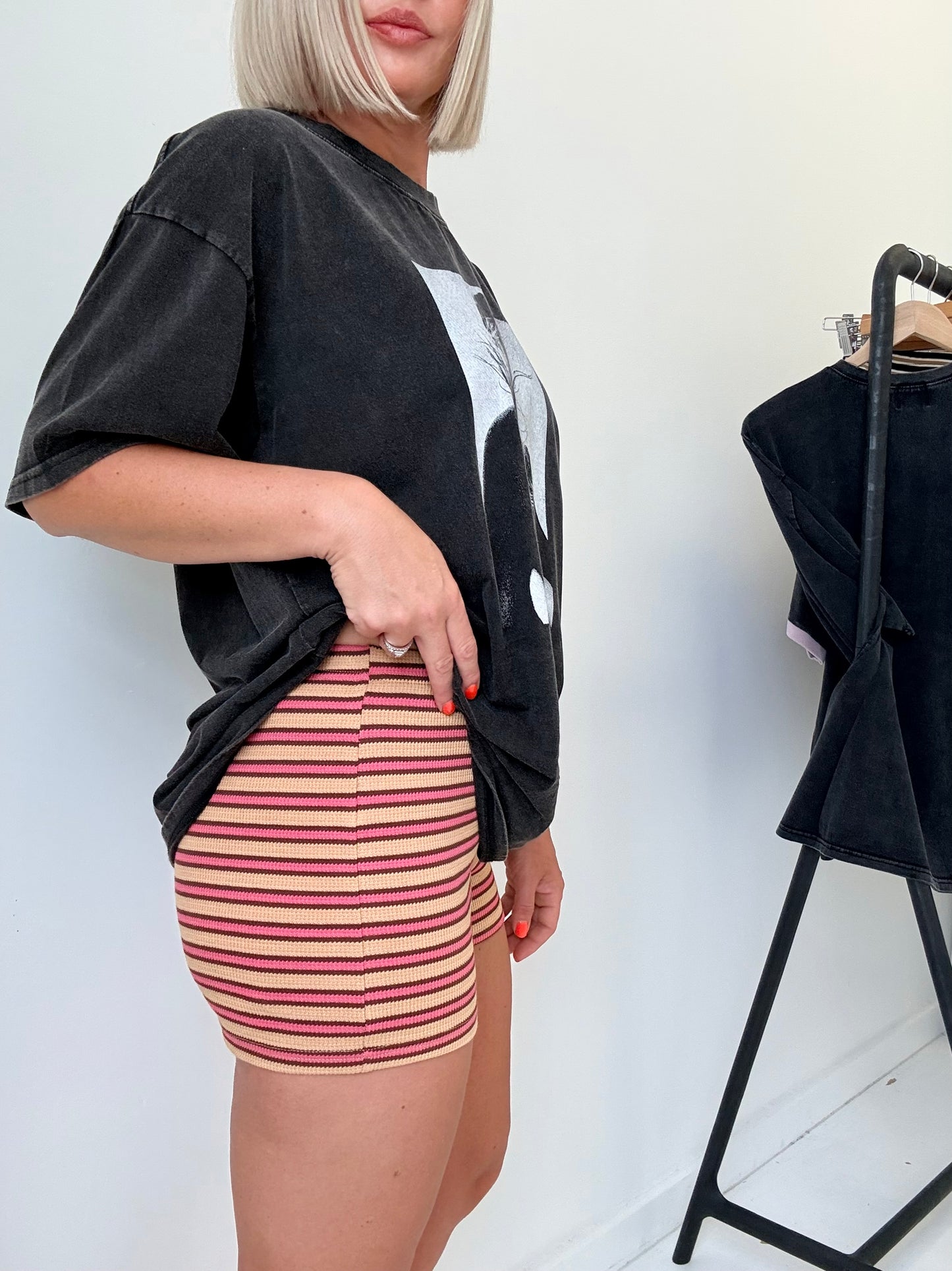 By Frankie/ Knit Short- Peach/Magenta ￼