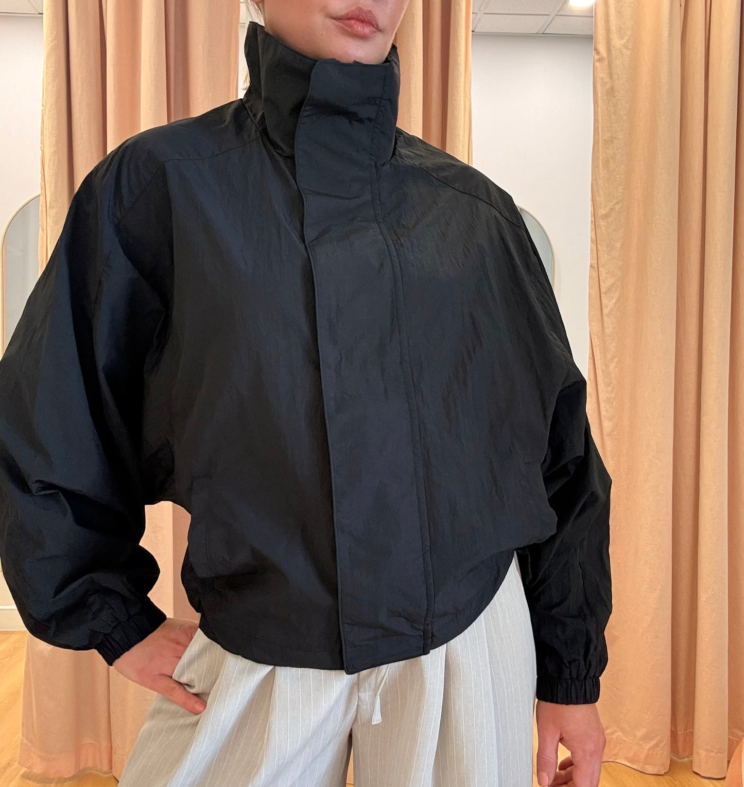 BOWIE Funnel Neck Windbreaker- Black