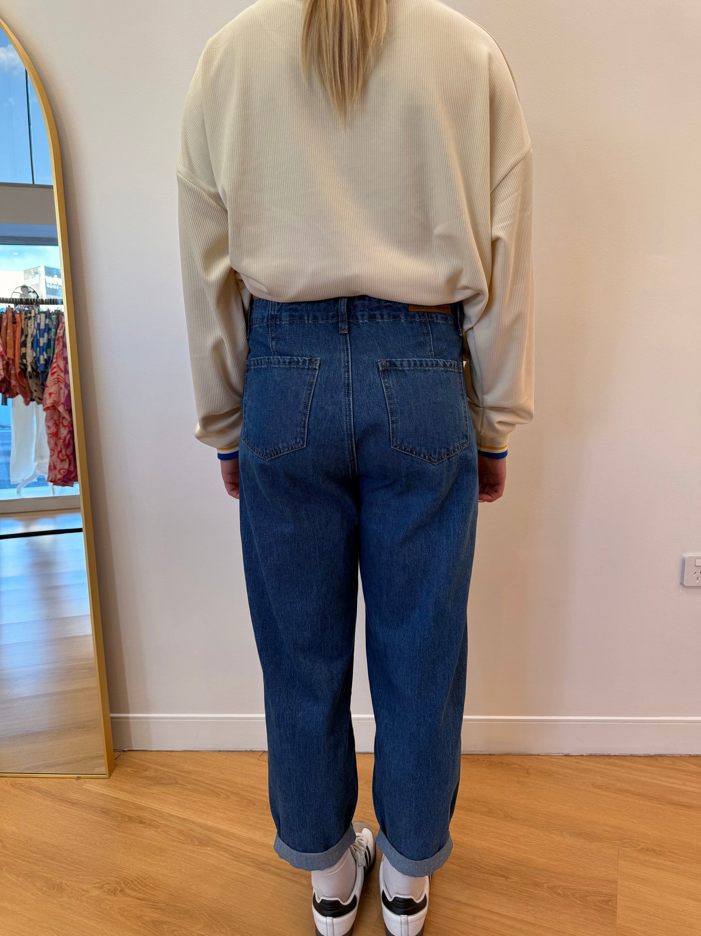 Cropped barrel denim