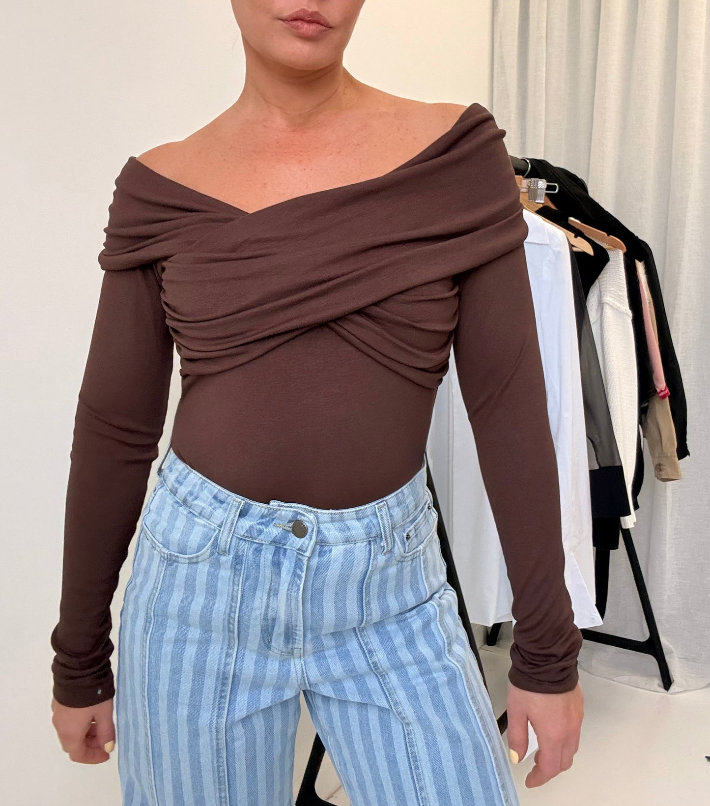 Kara Off Shoulder Bodysuit- Chocolate