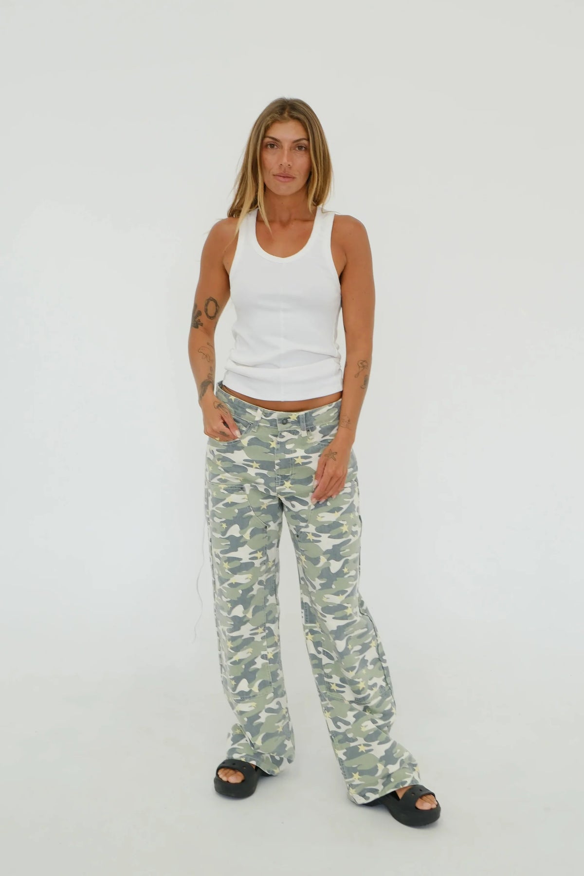 BY BILLIE/ BAGGY JEAN - CAMO STAR
