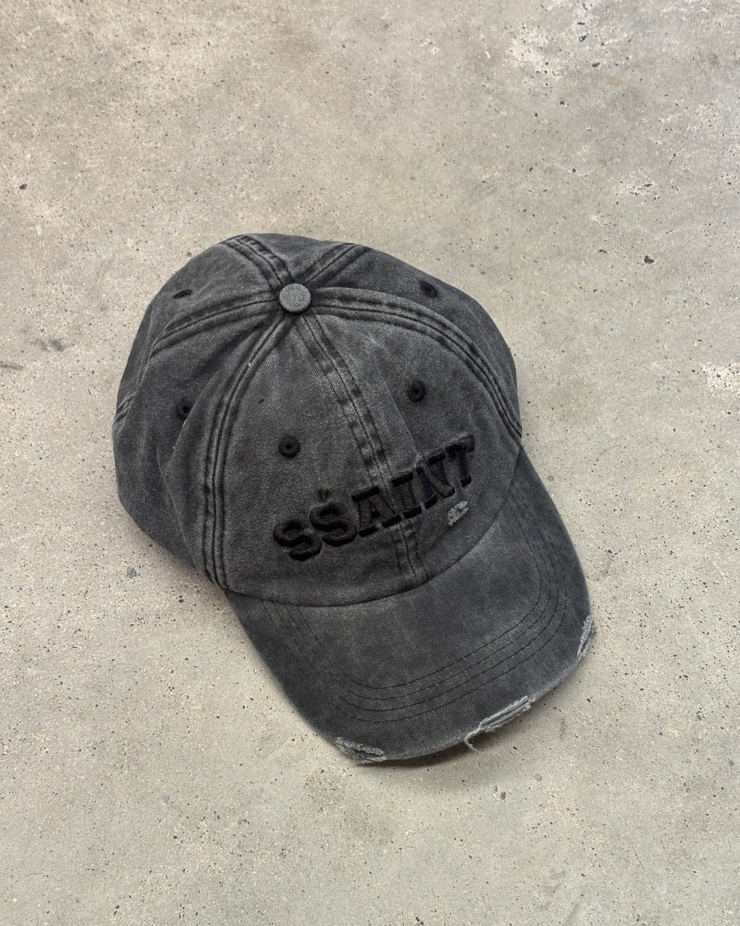 SŚAINT- SŚAINT LOGO CAP - BLACK ACID WASH