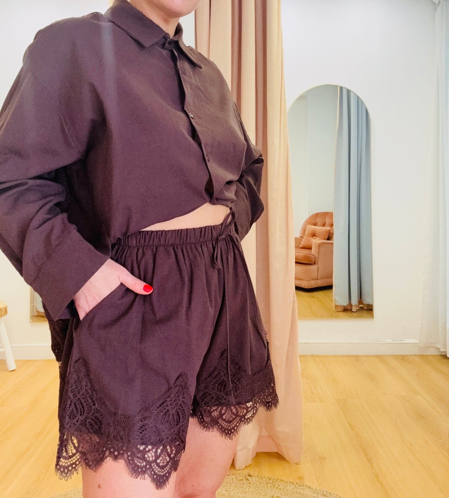 By Frankie/ Ivy Lace Short- Chocolate
