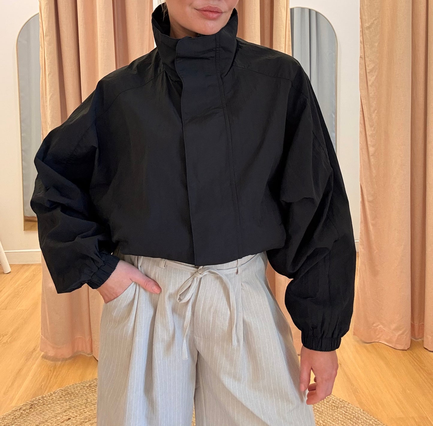 BOWIE Funnel Neck Windbreaker- Black