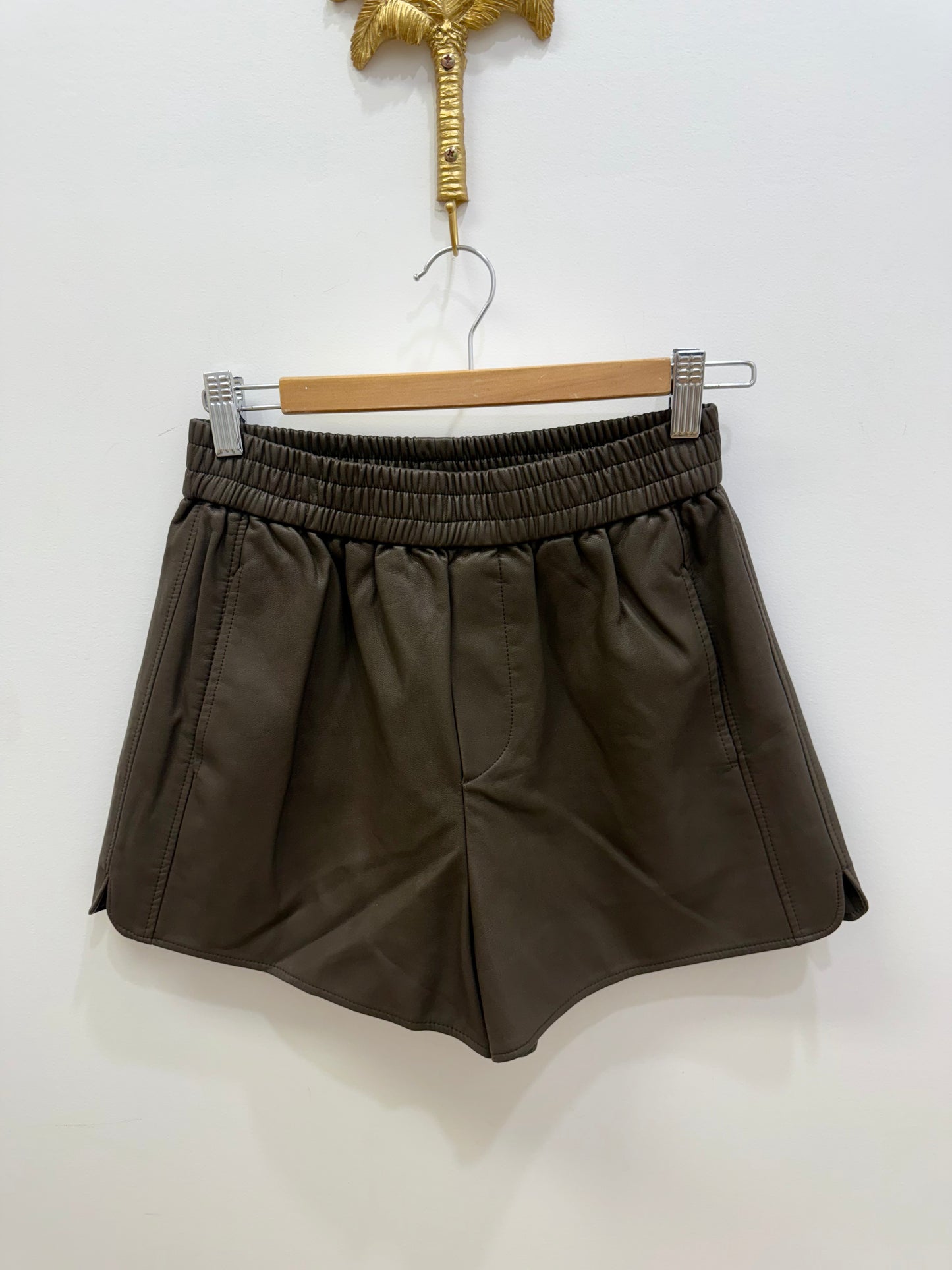 Eva-Faux leather short- choc